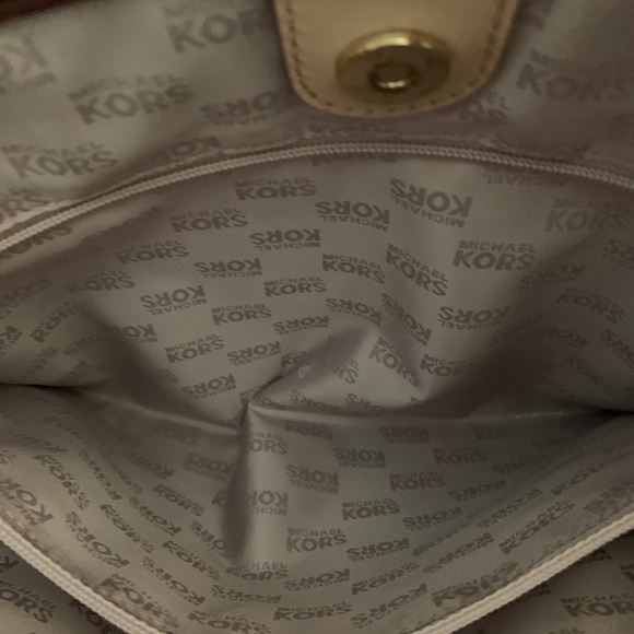 Michael Kors Signature Mirror Metallic Tote - Picture 11 of 14